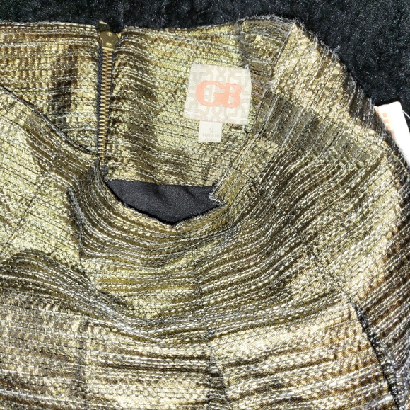 Gold miniskirt - Picture 3 of 3